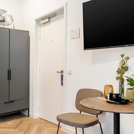 Staysome Hemonystraat 아파트호텔 3*