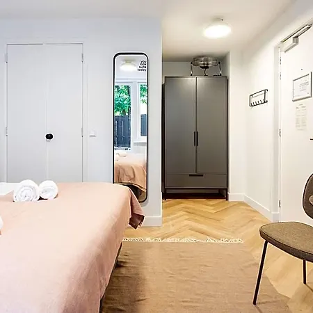 Staysome Hemonystraat Aparthotel 3*