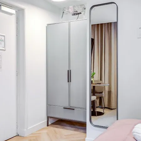 Staysome Hemonystraat Aparthotel 3*