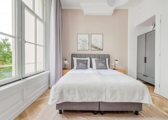 Staysome Hemonystraat 아파트호텔 3*